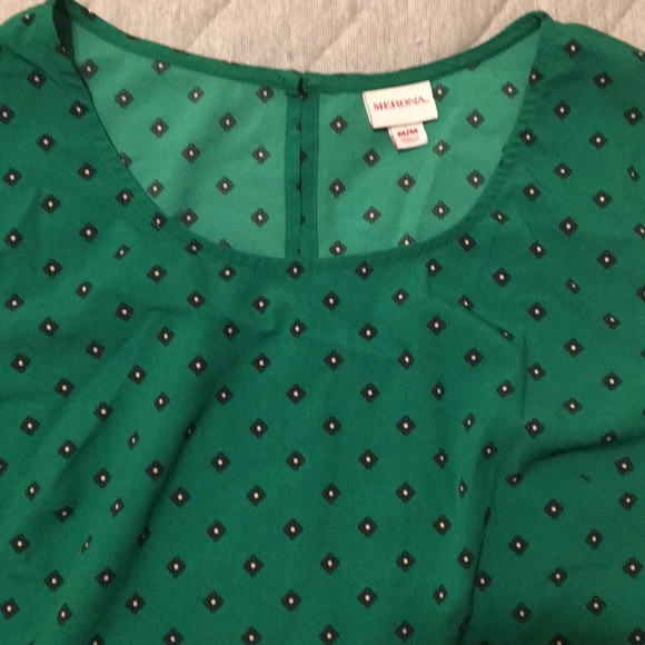 Medium Tops Bundle 💛 - Picture 3 of 7